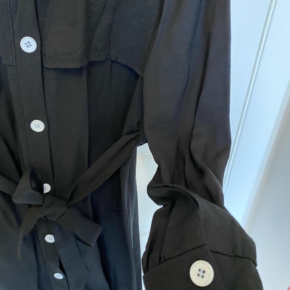 Button down dress 🖤 - Picture 3 of 4